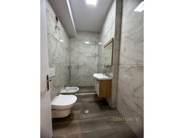 Tirane, shitet apartament 1+1 Kati 4, 55 m² 75.000 Euro (Rruga Foto Xhavella)