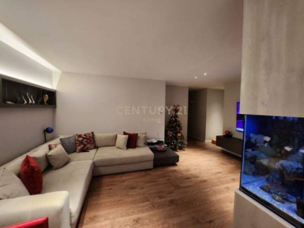 Tirane, shitet apartament 2+1+BLK Kati 5, 135 m² 344.000 Euro (Pazari i Ri)