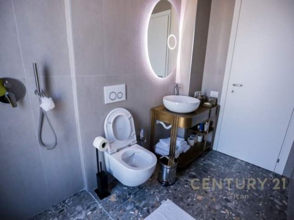 Tirane, jepet me qera garsonier 1+1 Kati 3, 35 m² 700 Euro (Rruga e Barrikadave)