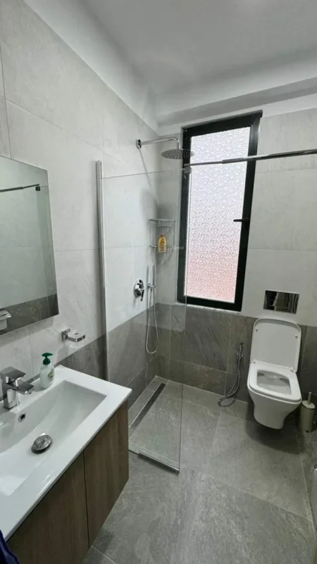 Tirane, jepet me qera apartament 1+1+BLK Kati 9, 52 m² 500 Euro (21 Dhjetori, Frederik Shiroka)