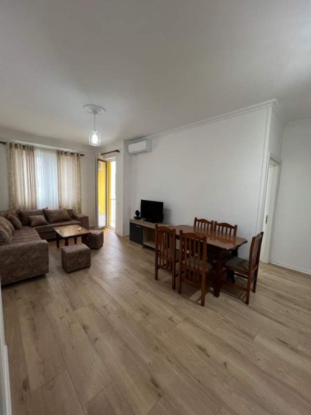 Tirane, jepet me qera apartament 2+1+BLK Kati 10, 100 m² 400 Euro (YZBERISHT)