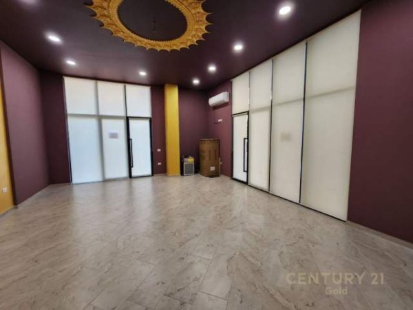 Tirane, jepet me qera dyqan Kati 0, 50 m² 700 Euro (unaze e re)