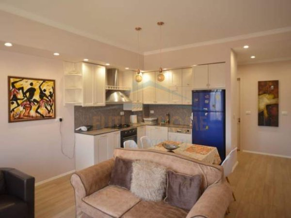 Tirane, jepet me qera apartament 2+1+BLK Kati 9, 103 m² 850 Euro (Myslym Shyri)