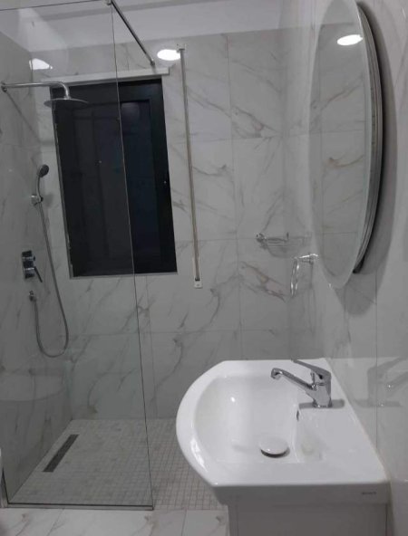 Tirane, shitet Kati 6, 74 m² 140.000 Euro