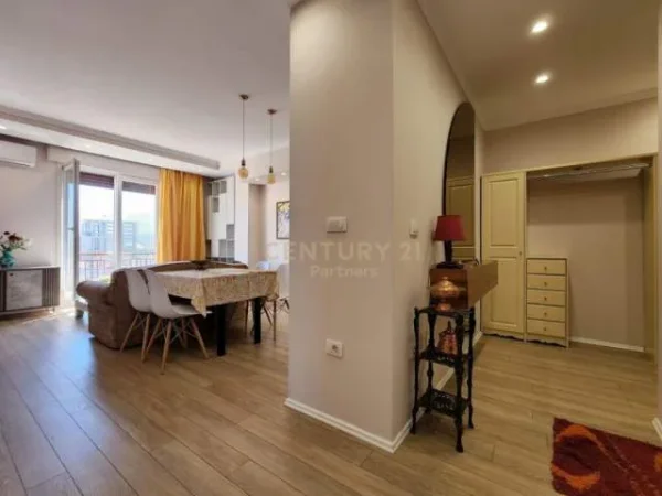 Tirane, jepet me qera apartament 104 m² 850 Euro (myslym shyre)