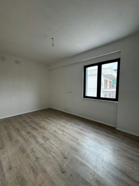 Tirane, shes apartament 3+1 Kati 4, 200.000 Euro (jordan misja)