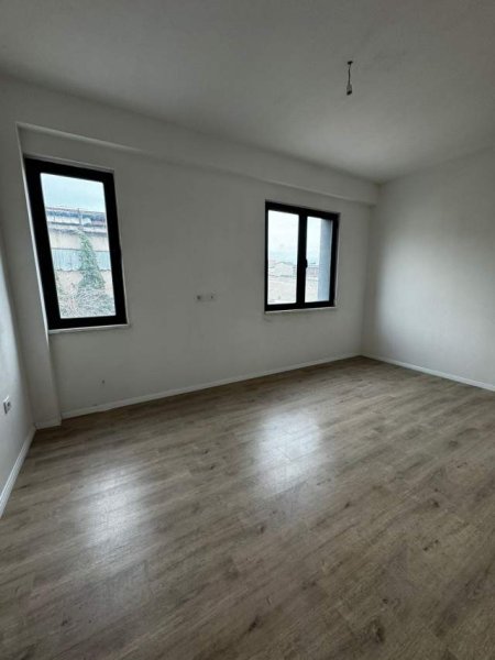 Tirane, shes apartament 3+1 Kati 4, 200.000 Euro (jordan misja)