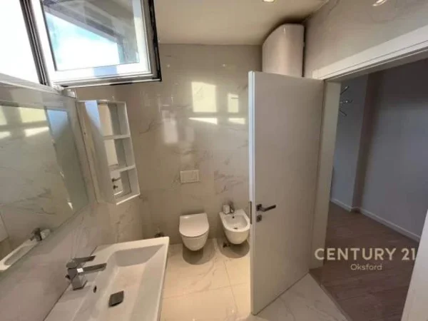 Tirane, jepet me qera apartament 2+1 133 m² 1.000 Euro (shkolla e baletit)