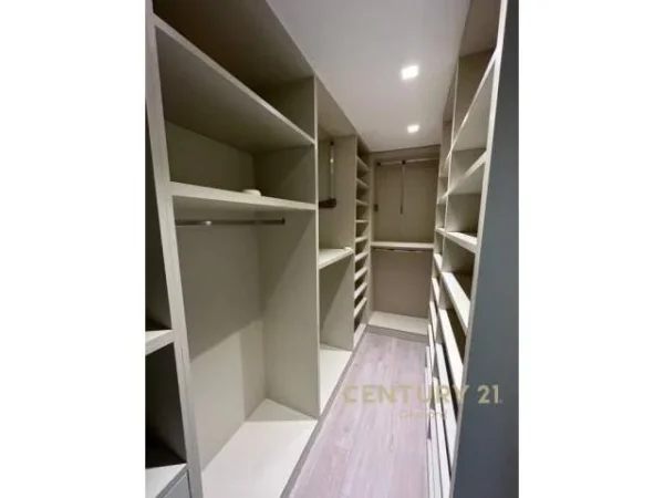 Tirane, jepet me qera apartament 2+1 133 m² 1.000 Euro (shkolla e baletit)