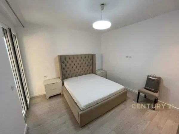 Tirane, jepet me qera apartament 2+1 133 m² 1.000 Euro (shkolla e baletit)