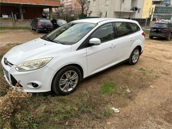 Tirane, shitet makine karavan Ford Focus Viti 2012, 6.290 Euro