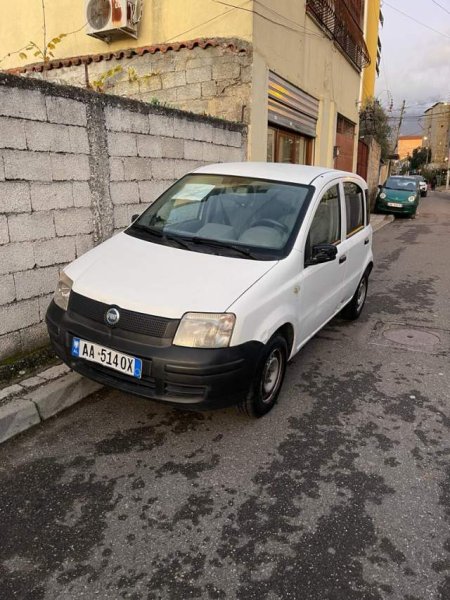 Tirane, shes makine Fiat Panda van Viti 2004, 1.600 Euro