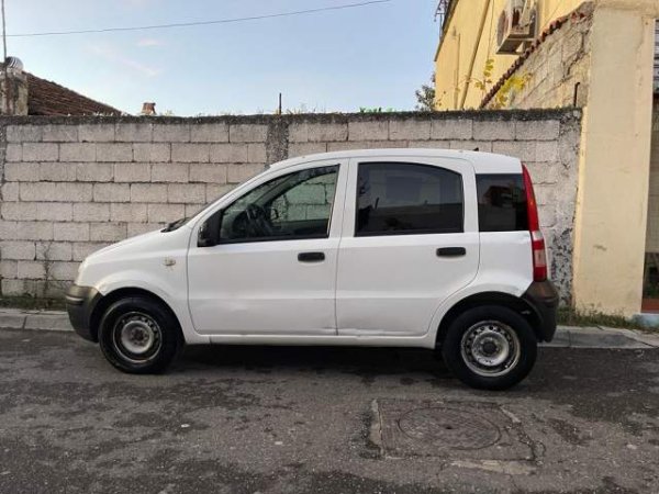 Tirane, shes makine Fiat Panda van Viti 2004, 1.600 Euro