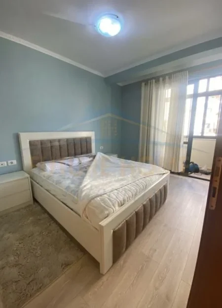 Tirane, jepet me qera apartament 1+1+BLK Kati 3, 66 m² 450 Euro (Ali demi)