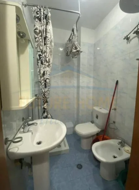 Tirane, jepet me qera apartament 1+1+BLK Kati 3, 66 m² 450 Euro (Ali demi)