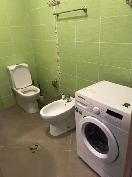 Tirane, jepet me qera apartament 1+1 Kati 4, 60 m² 400 Euro (Jordan Misja)