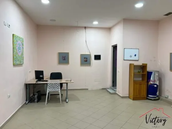 Tirane, jepet me qera ambjent biznesi Kati 0, 28 m² 500 Euro (Komuna e Parisit, Tiranë)