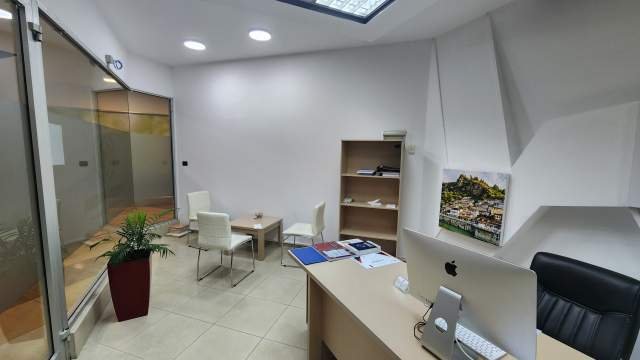 Tirane, jepet me qera zyre Kati 2, 31 m² 600 Euro (Kullat Binjake)