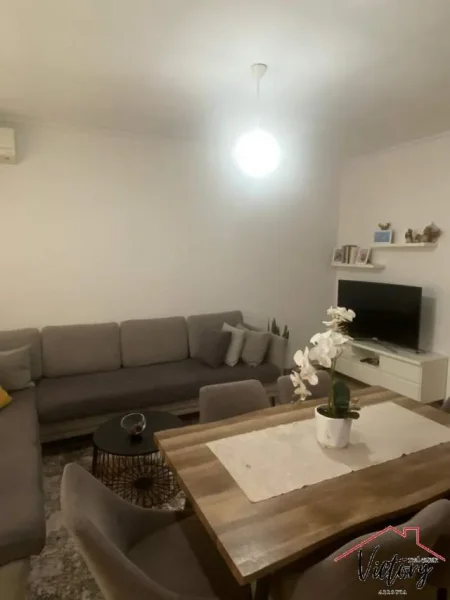 Tirane, shitet apartament 3+1 Kati 8, 105 m² 132.000 Euro (yzberisht)