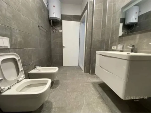 Tirane, jepet me qera 2+1+BLK 80 m² 600 Euro