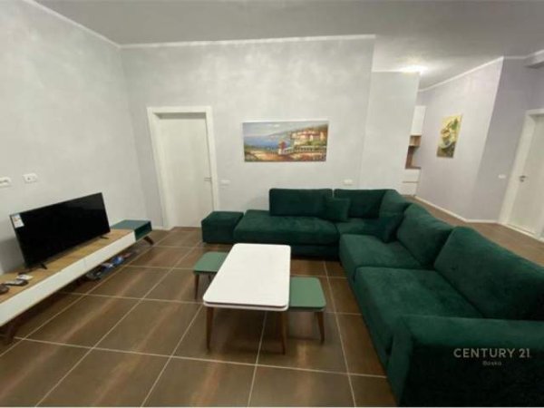 Tirane, jepet me qera 2+1+BLK 80 m² 600 Euro