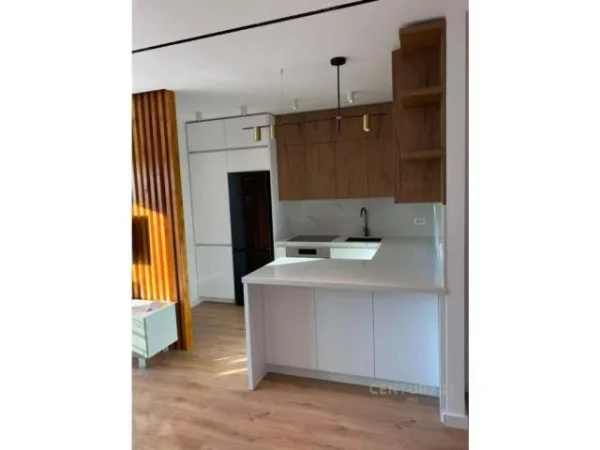 Tirane, jepet me qera apartament 2+1 82 m² 700 Euro