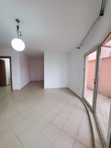 Tirane, jepet me qera apartament 2+1 Kati 4, 140 m² 300 Euro (Sotir Caci)