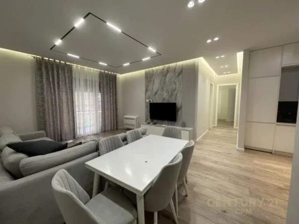 Tirane, jepet me qera apartament 100 m² 1.000 Euro