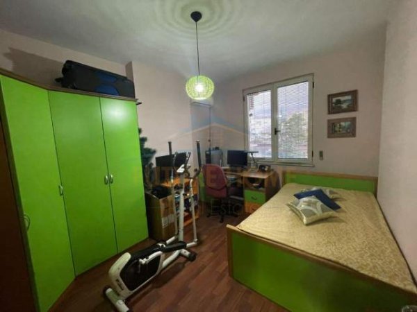 Tirane, jepet me qera apartament 2+1+BLK Kati 17, 140 m² 800 Euro (Sami Frasheri)