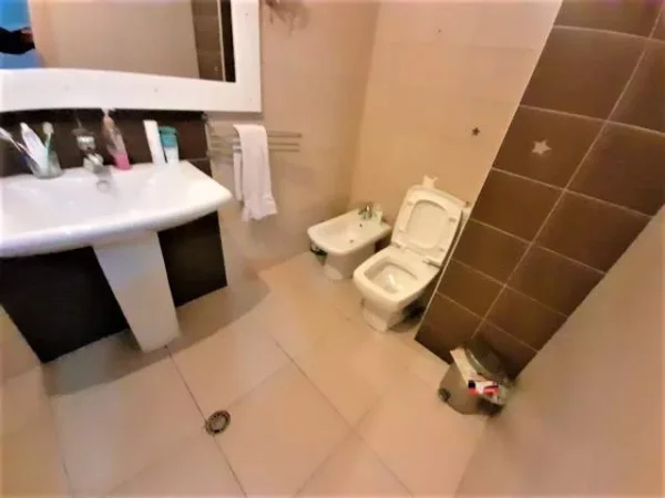 Tirane, jepet me qera zyre Kati 2, 110 m² 800 Euro (Rruga Bardhyl)