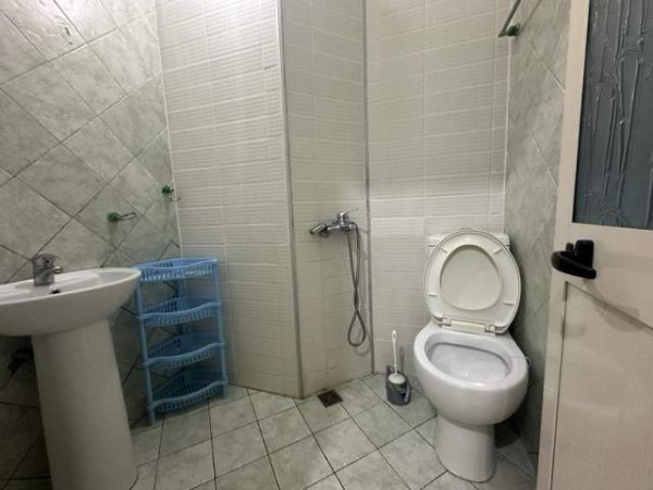 Tirane, jepet me qera apartament 1+1 Kati 2, 47 m² 400 Euro (5 maj).