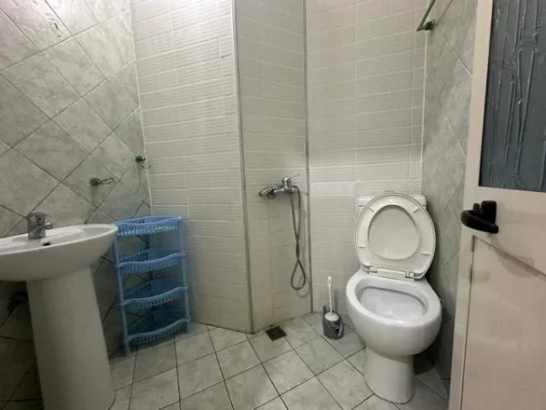 Tirane, jepet me qera apartament 1+1 Kati 2, 47 m² 400 Euro (5 maj).