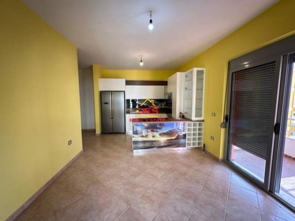 Vlore, shitet apartament Kati 6, 123 m² 175.000 Euro (Rruga Reshat Osmani)