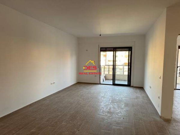 Vlore, shitet apartament 2+1+BLK Kati 5, 98 m² 96.000 Euro (Rruga 7 Nentori,Vlore)