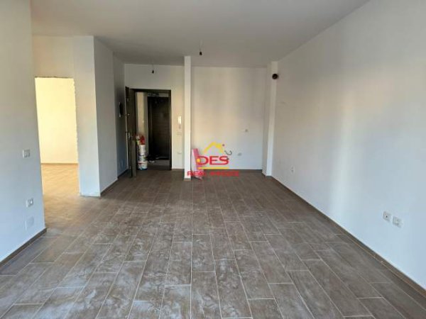 Vlore, shitet apartament 2+1+BLK Kati 5, 98 m² 96.000 Euro (Rruga 7 Nentori,Vlore)