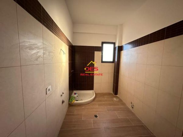 Vlore, shitet apartament 2+1+BLK Kati 5, 98 m² 96.000 Euro (Rruga 7 Nentori,Vlore)