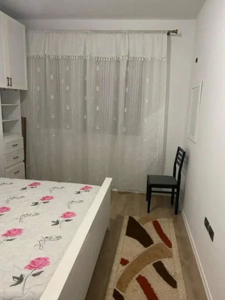 Tirane, jepet me qera apartament 1+1+BLK Kati 3, 45.000 Leke (Bill Klinton)