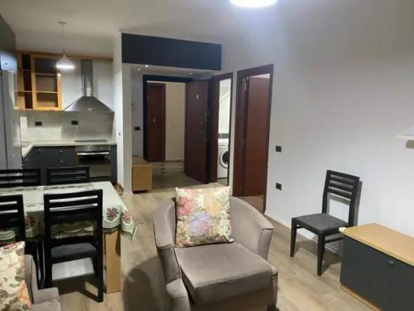 Tirane, jepet me qera apartament 1+1+BLK Kati 3, 45.000 Leke (Bill Klinton)