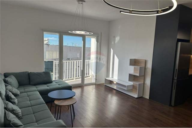 Tirane, shes apartament 1+1+BLK Kati 7, 65 m² 155.000 Euro (rruga barrikadave)