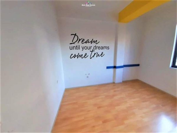 Tirane, jepet me qera zyre Kati 2, 110 m² 800 Euro (Brryli)