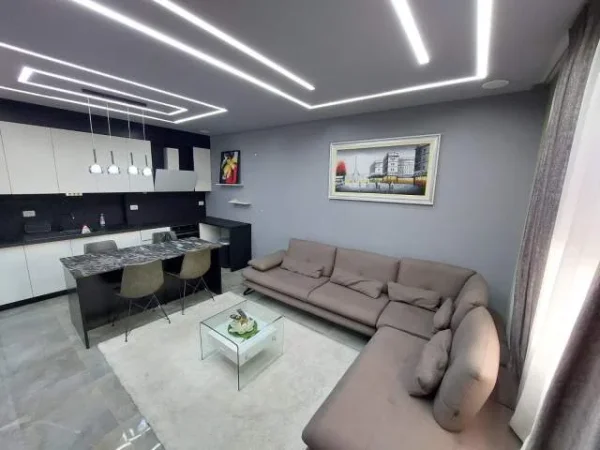 Tirane, jepet me qera apartament Kati 7, 82 m² 650 Euro (astir)
