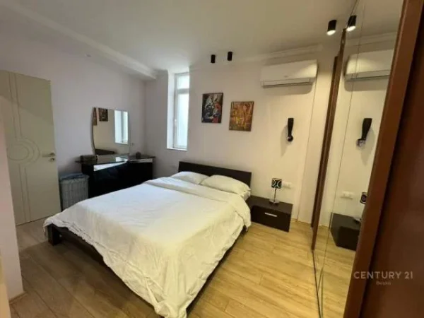 Tirane, jepet me qera