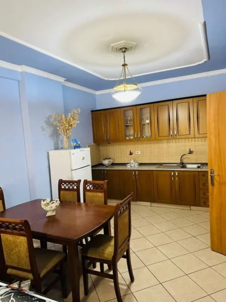 Tirane, jepet me qera apartament 2+1+BLK Kati 4, 98 m² 400 Euro (Rruga Teodor Keko)