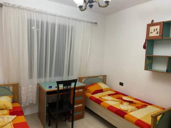 Tirane, jepet me qera apartament 2+1+A+BLK  (Perballe Harry Fultz)