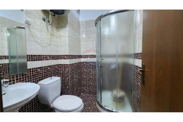 Tirane, jepet me qera apartament 1+1 Kati 3, 40 m² 400 Euro