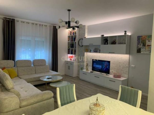 Tirane, jepet me qera apartament 2+1+BLK Kati 3, 80 m² 650 Euro (STACIONI I TRENIT)