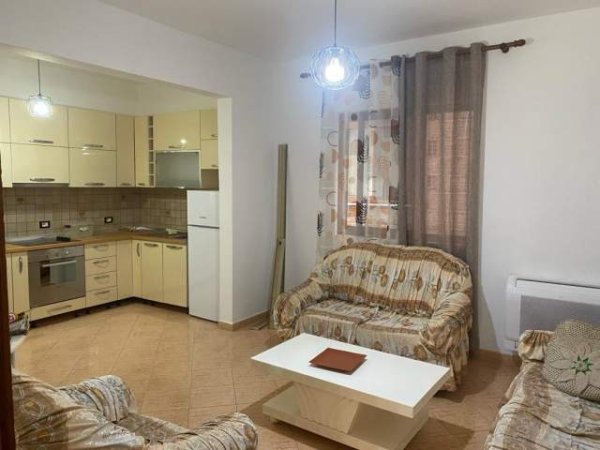 Tirane, jepet me qera Vile 2+1 Kati 1, 103 m² 420 Euro (Materniteti i ri)