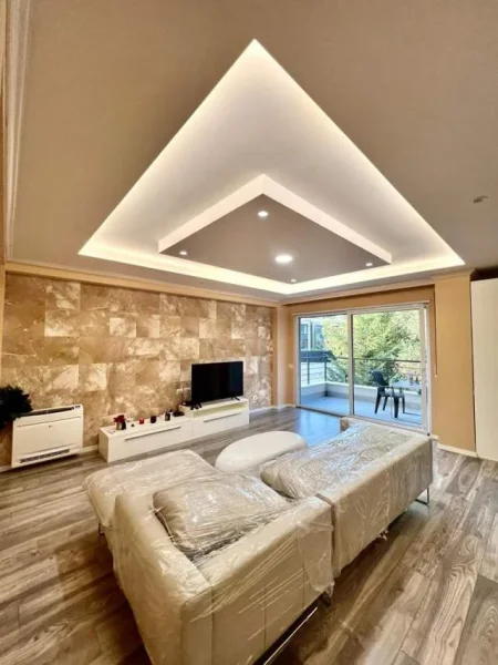 Tirane, jepet me qera apartament 1+1 85 m² 800 Euro (Rruga e Vilave,Lunder)