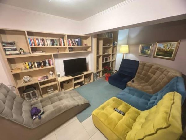 Tirane, shes apartament Kati 3, 100 m² 250.000 Euro (Rruga Barrikadave)