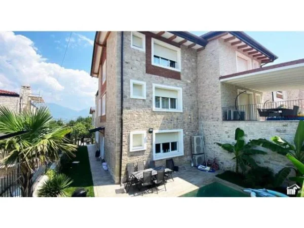 Tirane, jepet me qera Vile 3 Katshe Kati 3, 543 m² 3.000 Euro (Secret Garden, prane TEG)